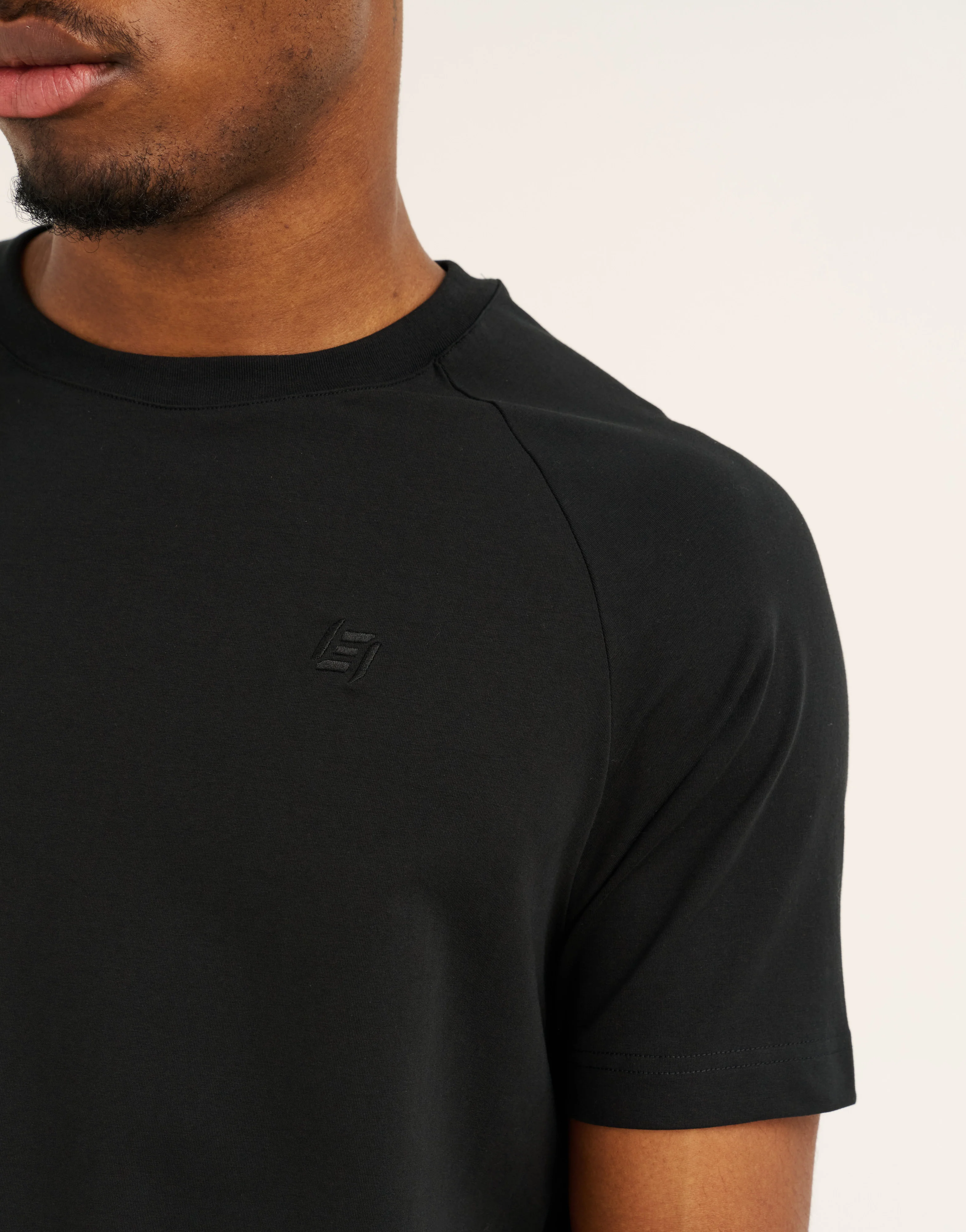Foundation Tee 32" - Black - Image 4