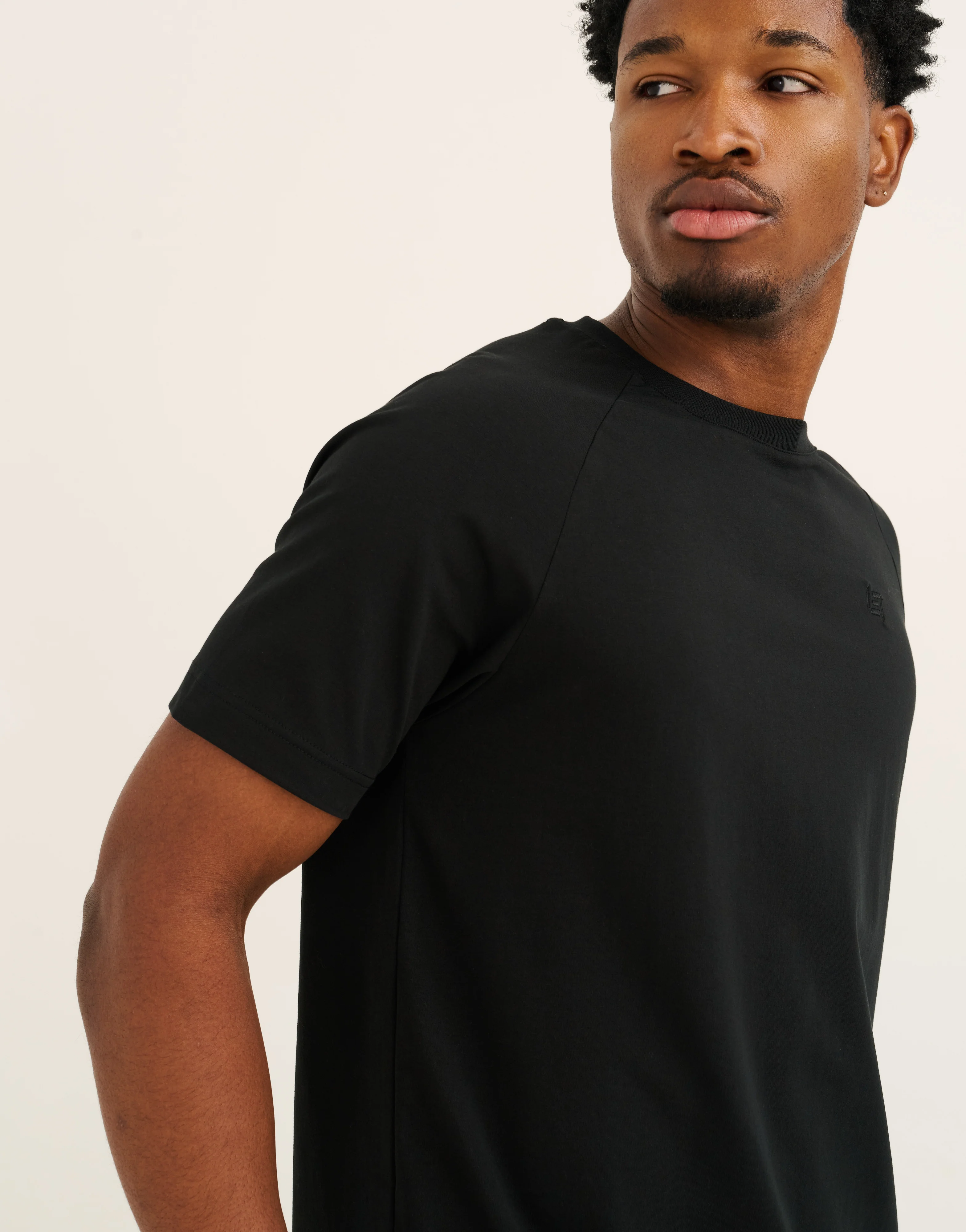 Foundation Tee 32" - Black - Image 6