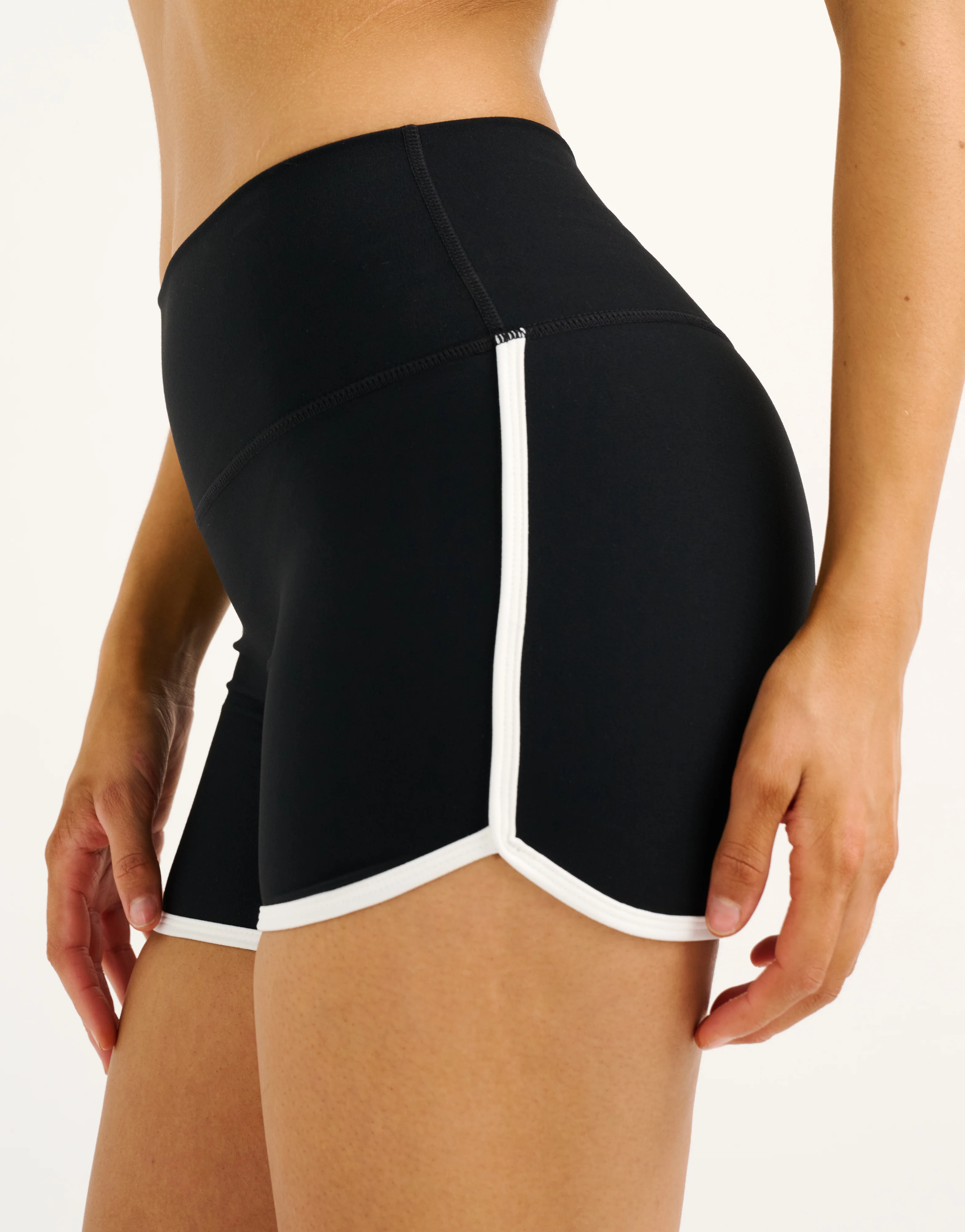 Mode Shorts - Black - Image 16