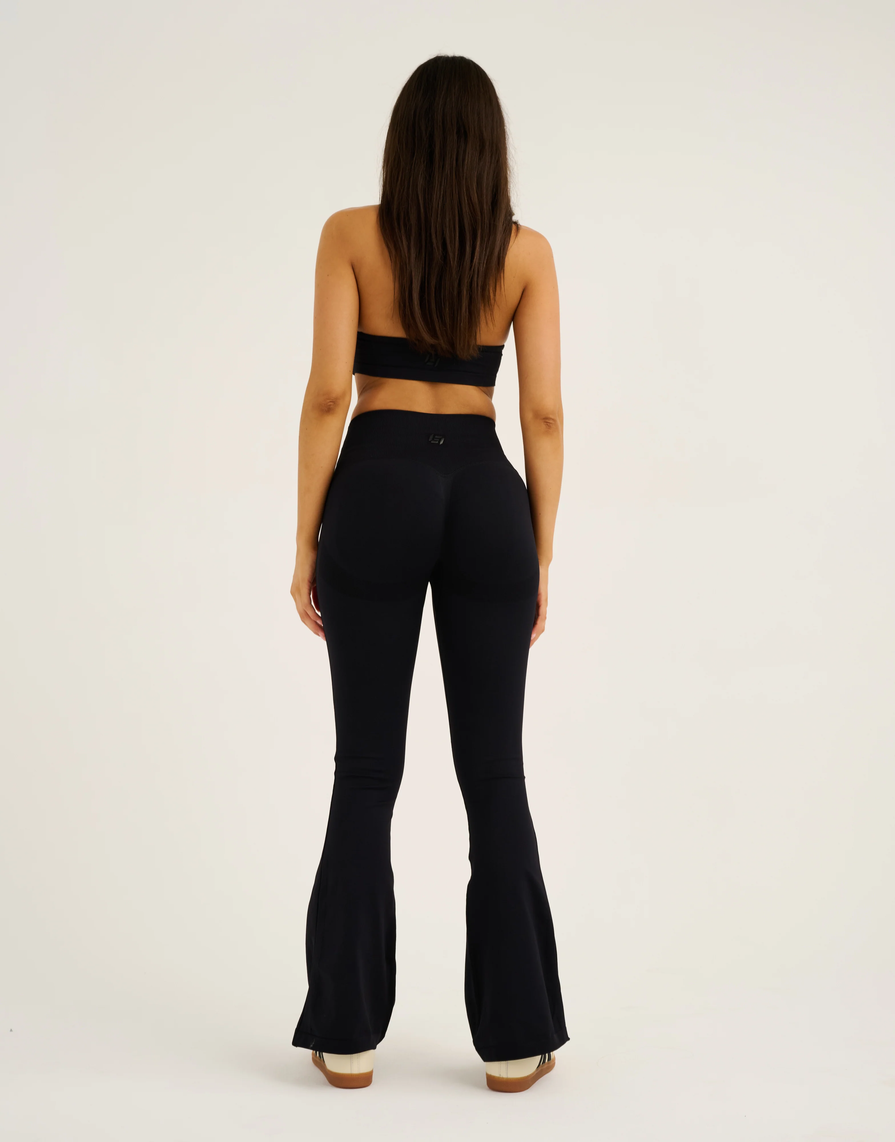 Pulse Invisible Scrunch Flare Leggings - Black - Image 10