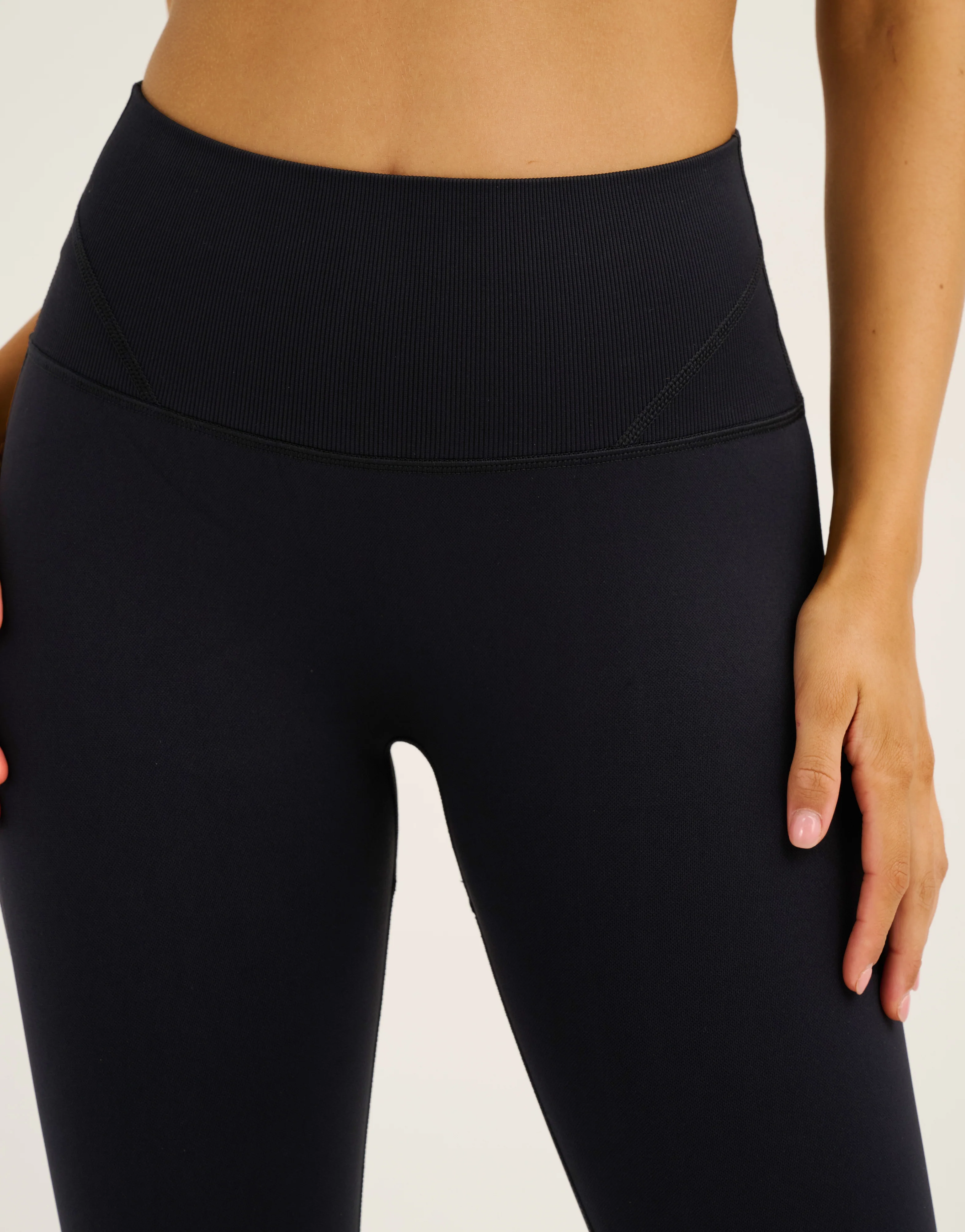 Pulse Invisible Scrunch Flare Leggings - Black - Image 3