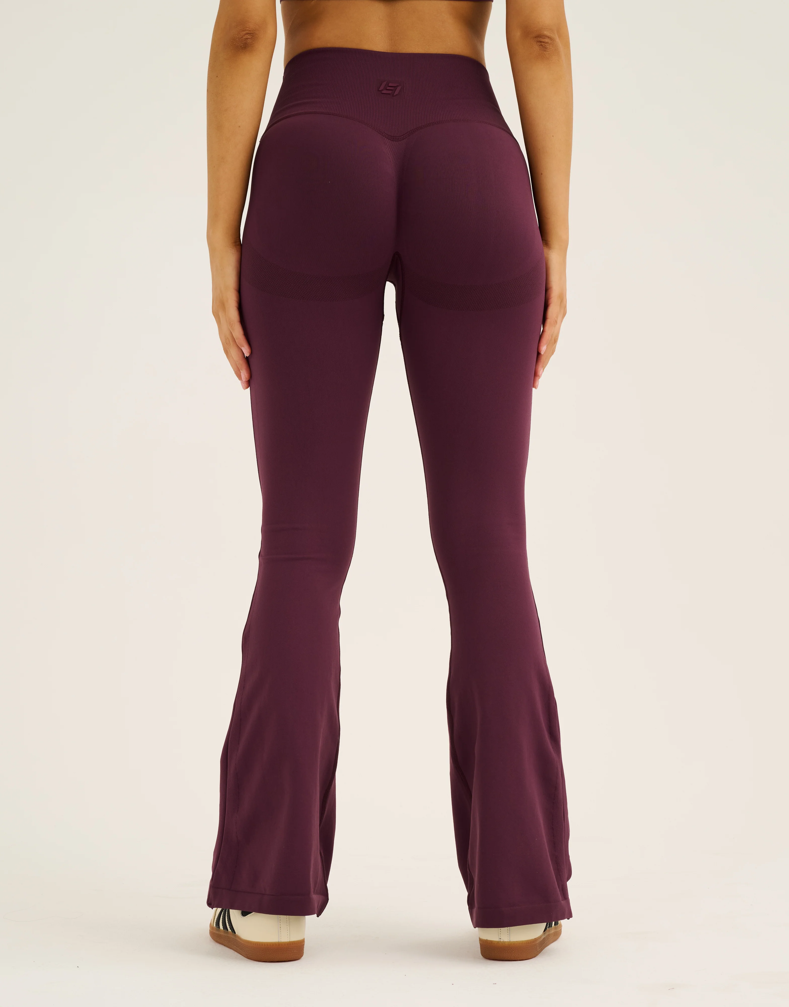 Pulse Invisible Scrunch Flare Leggings - Blackberry - Image 11