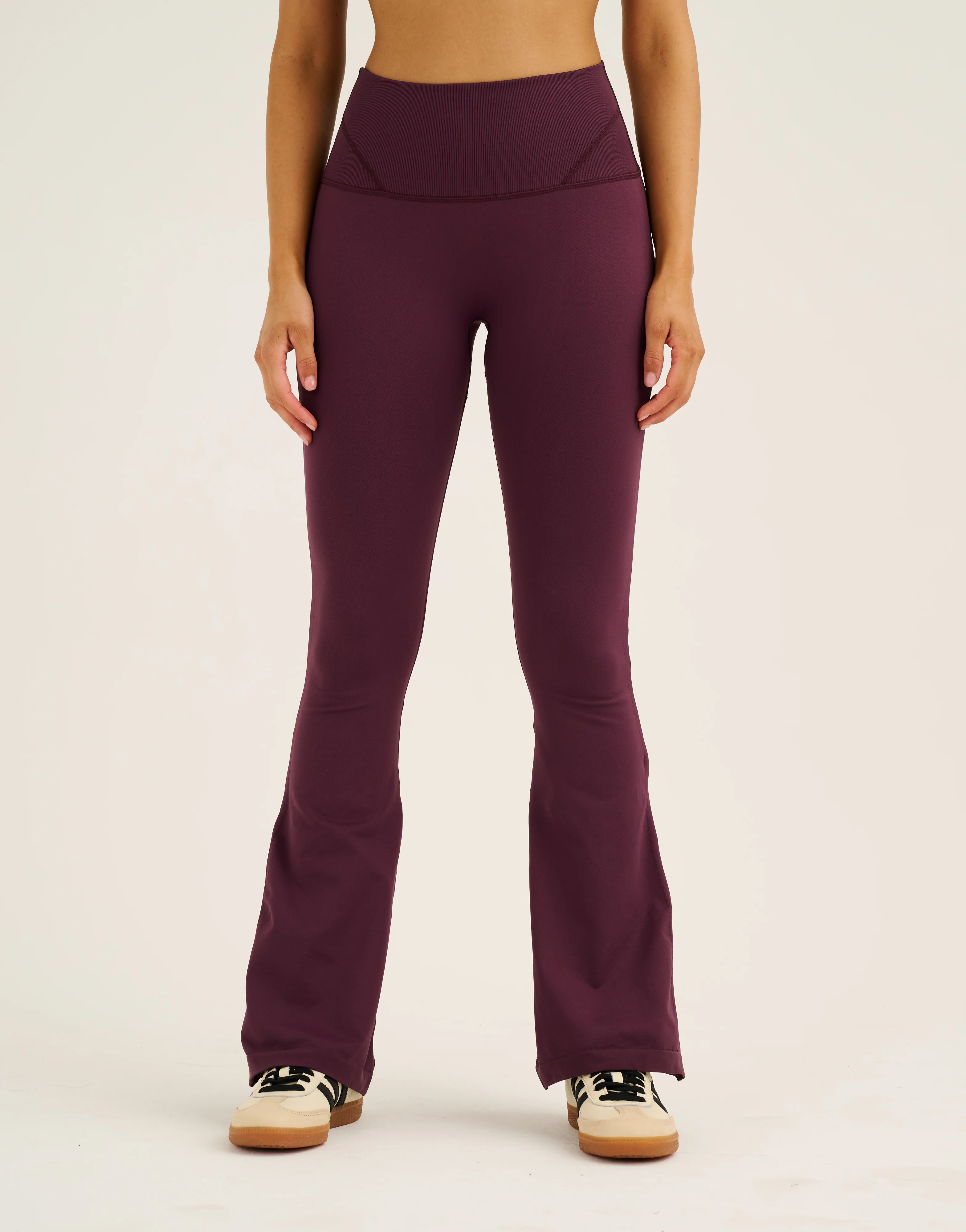 Pulse Invisible Scrunch Flare Leggings - Blackberry - Image 4