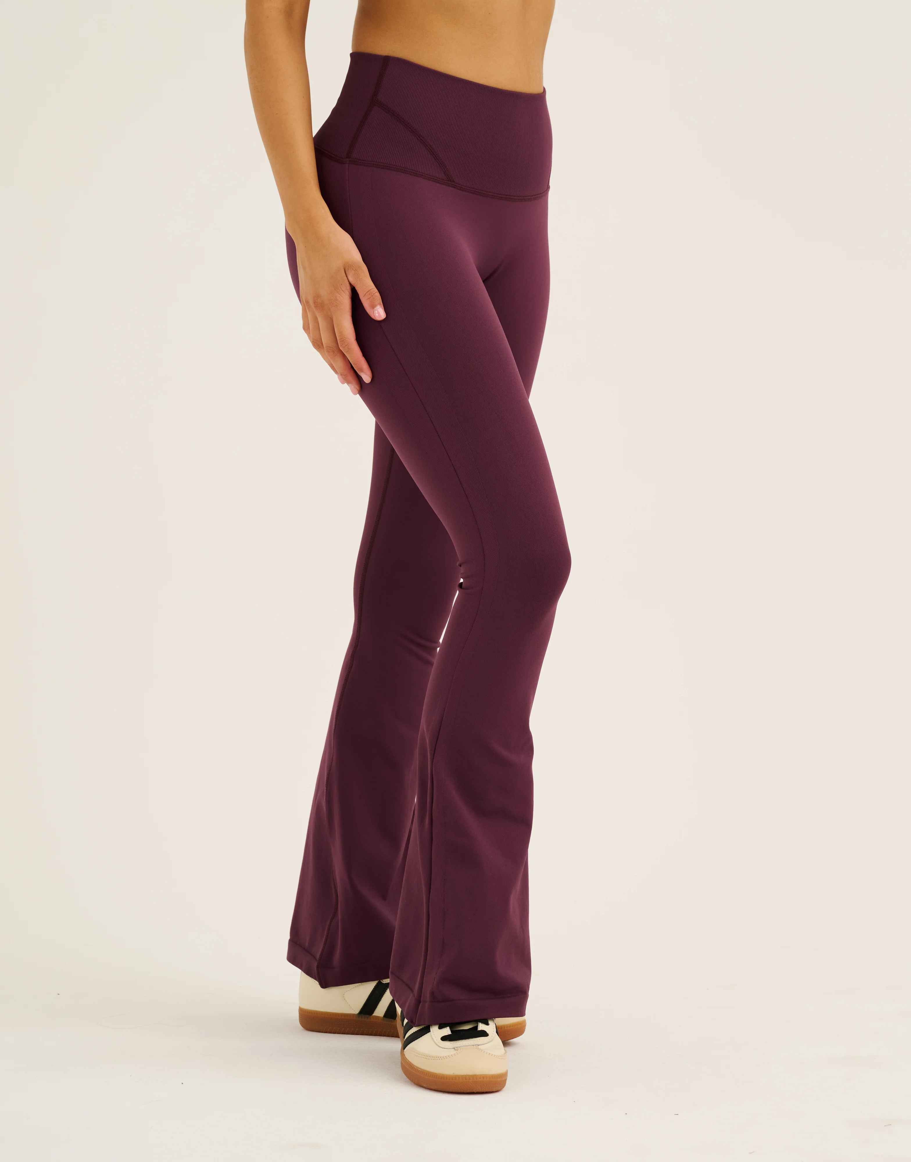 Pulse Invisible Scrunch Flare Leggings - Blackberry - Image 7