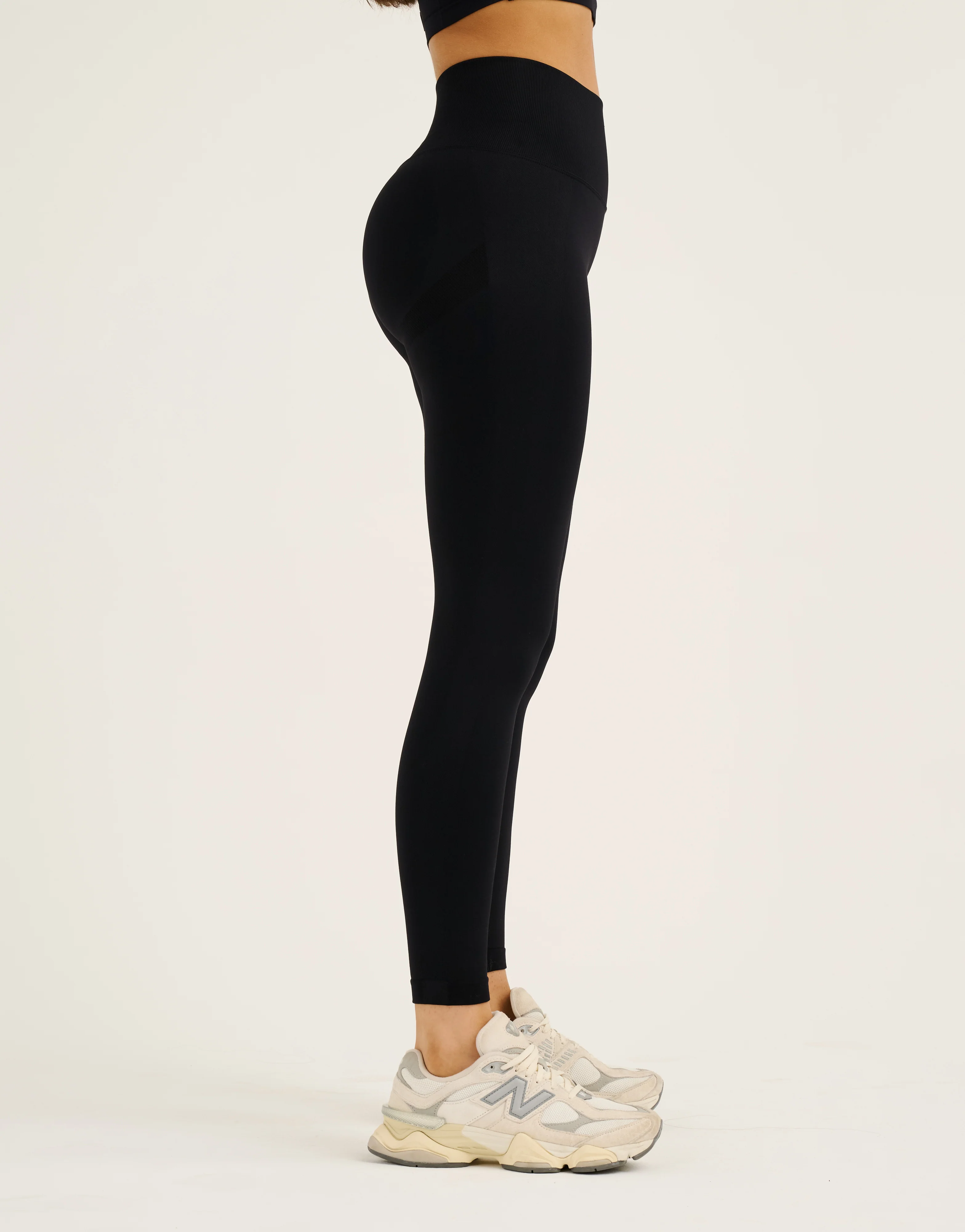 Pulse Invisible Scrunch Leggings - Black - Image 13