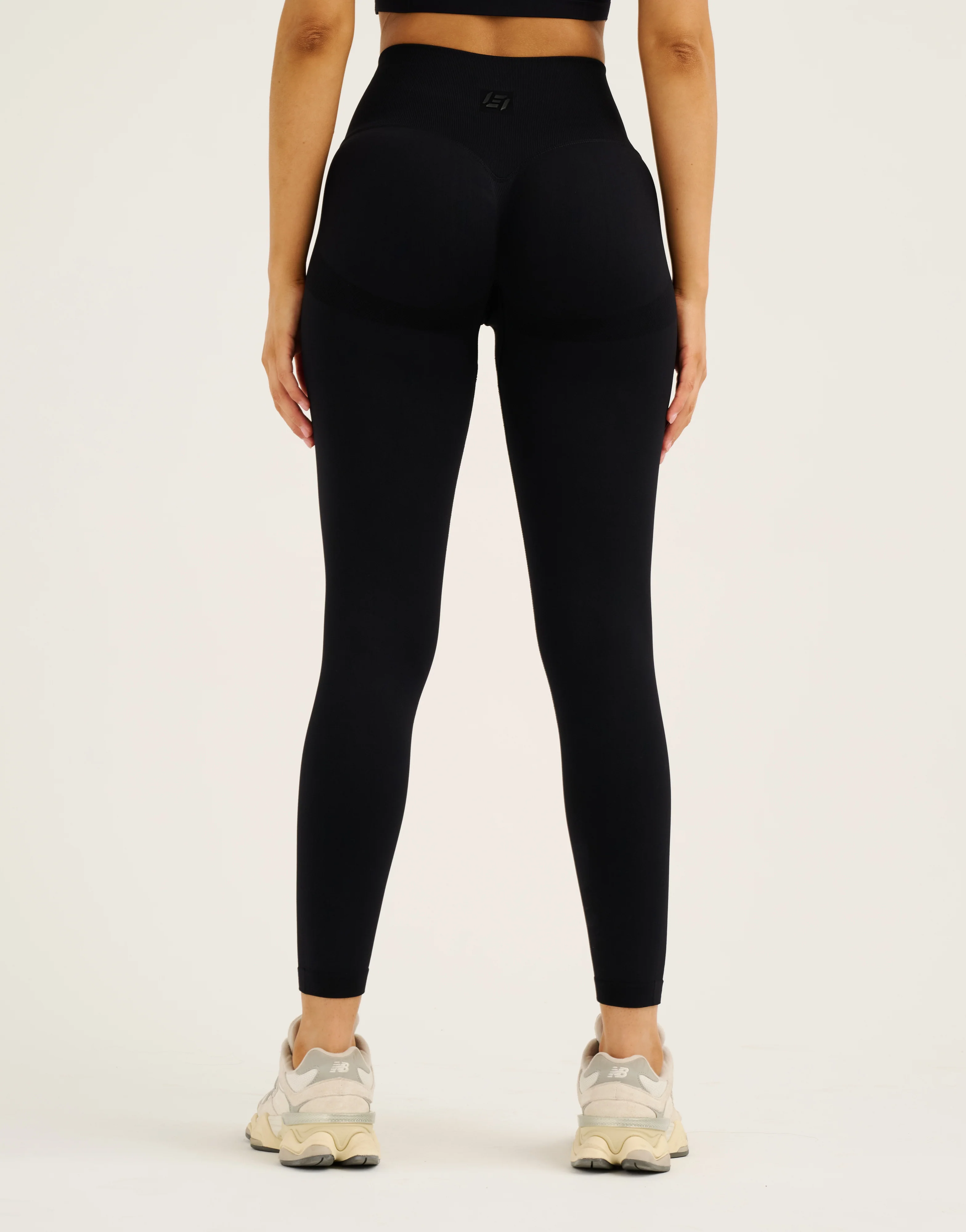 Pulse Invisible Scrunch Leggings - Black - Image 8