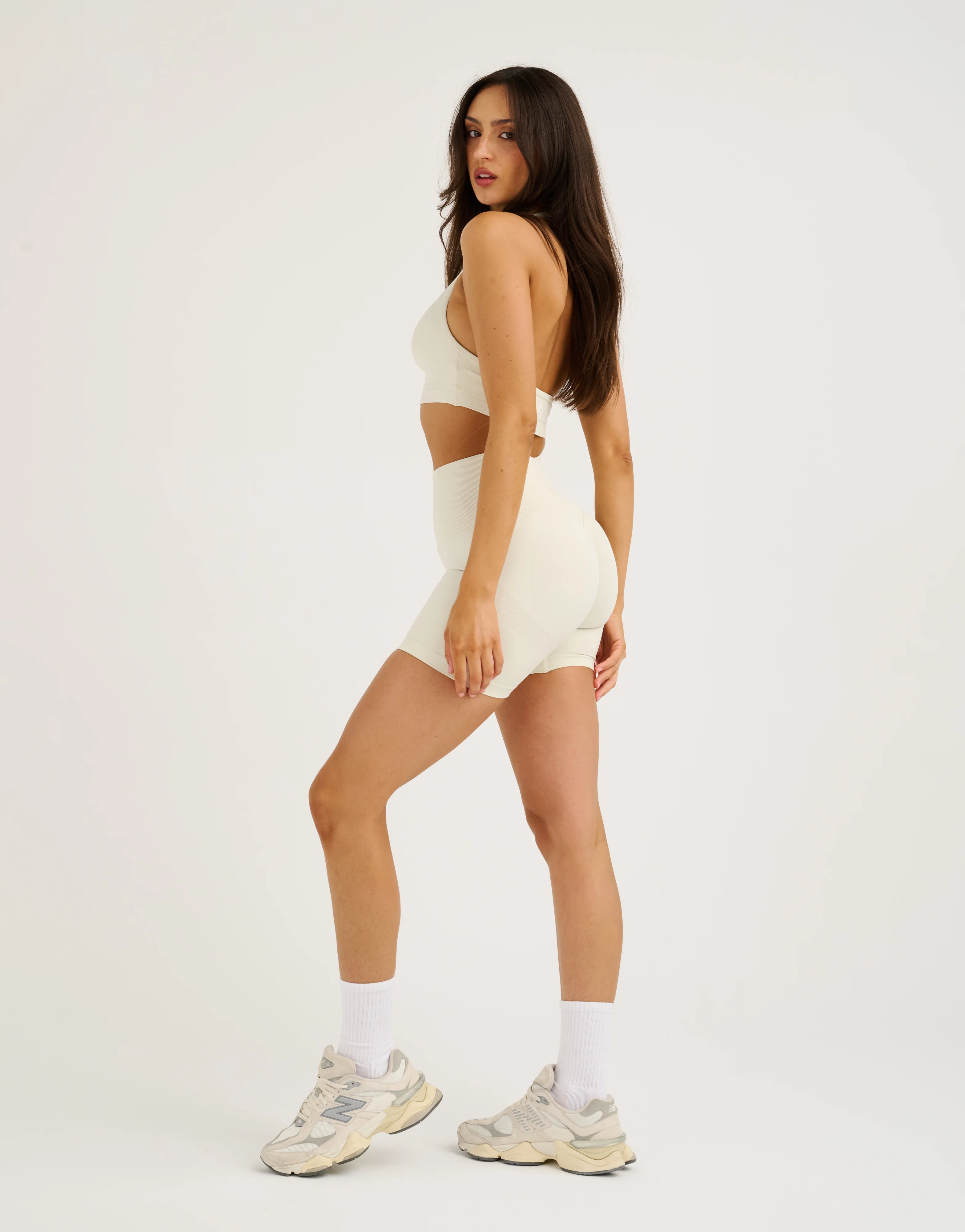Pulse Invisible Scrunch Shorts - Onyx - Image 13