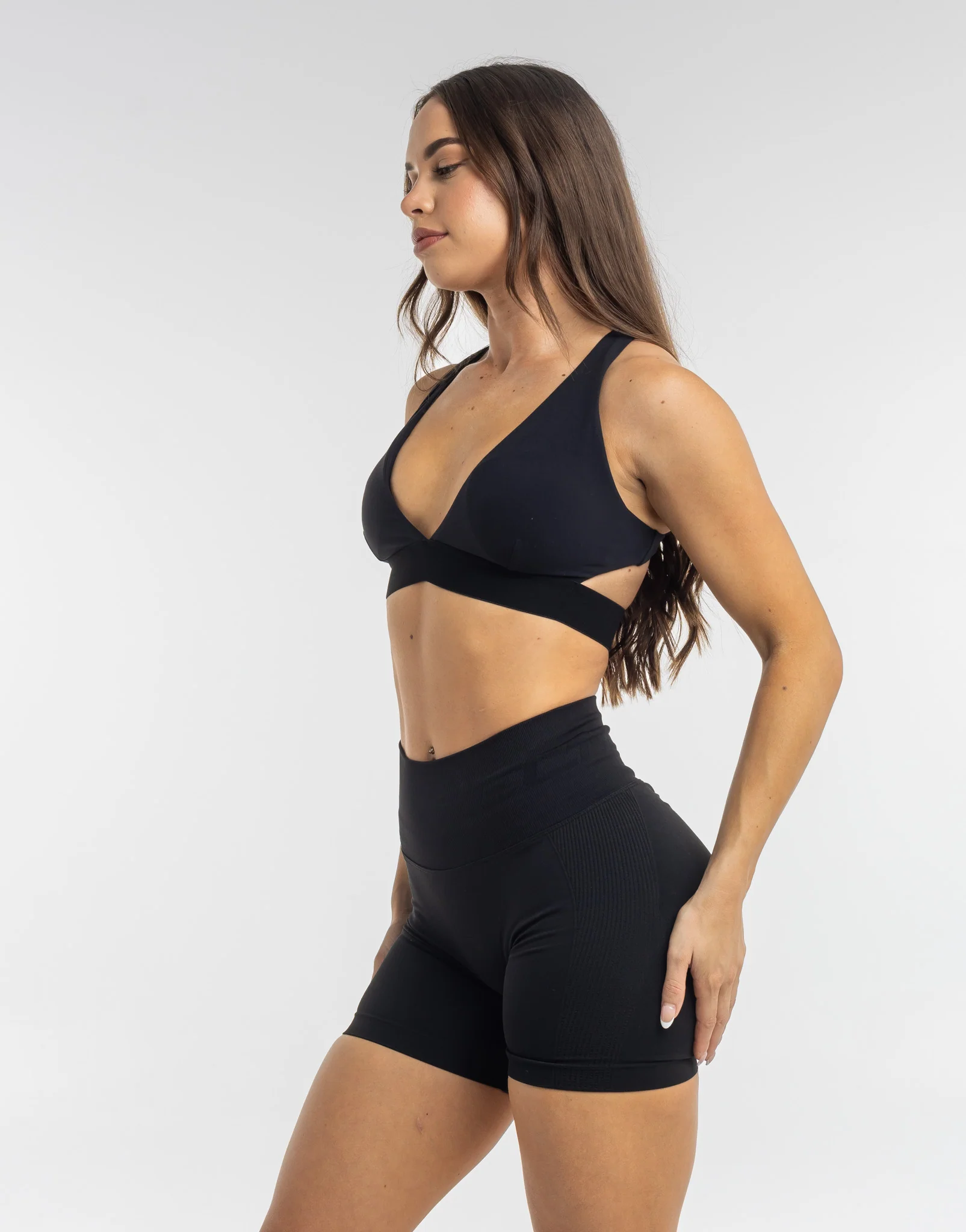 Relentless Sports Bra - Black - Image 9